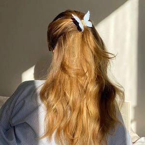 NWOT Emi Jay 🩵 PAPILLON CLIP IN LE CIEL